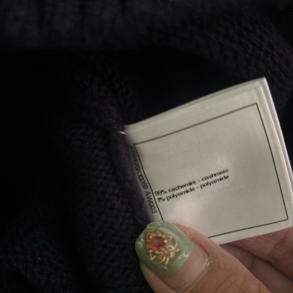 4️⃣5️⃣0️⃣0️⃣ brand new Authentic Chanel cashmere sweater - Picture 11 of 12